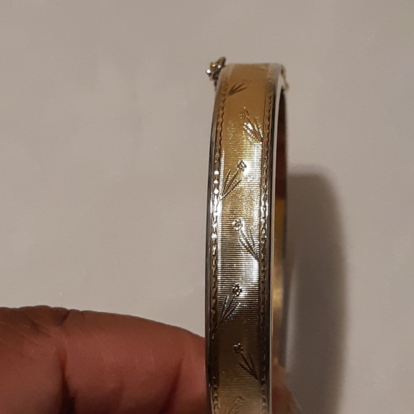 Vintage Clamp Bracelet With Safety Chain Lock, Gold Tone Megerments are in photo - Picture 2 of 9